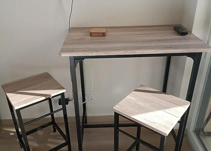 La Parenthese Divine Avec Balcon 牟罗兹