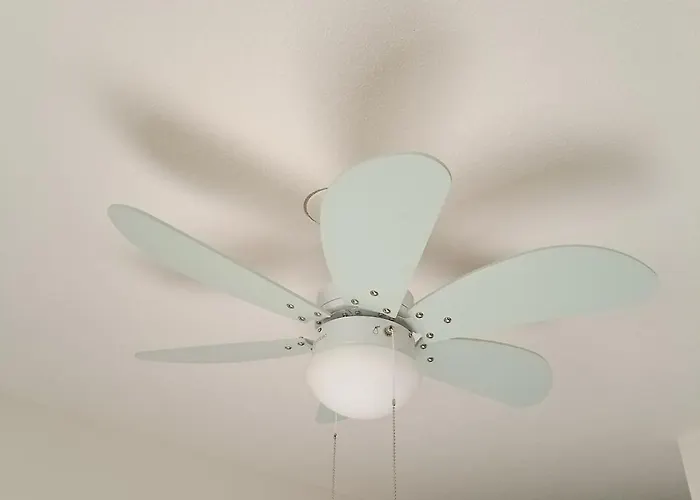 La Parenthese Divine Avec Balcon 牟罗兹